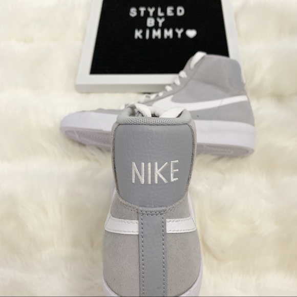 🦋 NIKE Blazer Mid 77 Vintage Grey Sneakers New - Picture 4 of 5
